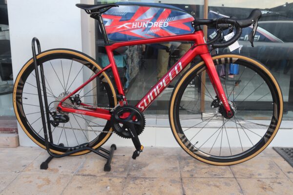 Carbon road bike in doha Qatar